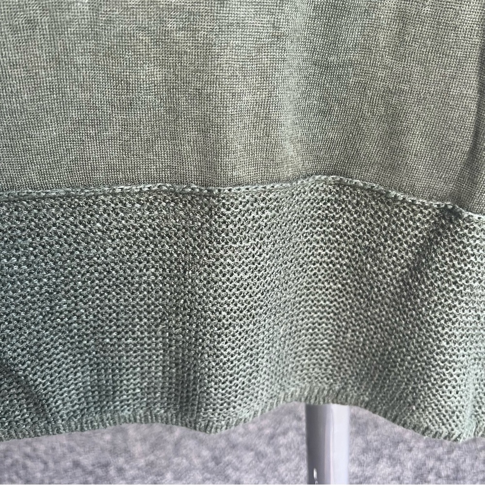 Theory Linen Blend Easy Tee in Clover Green - Picture 4 of 8